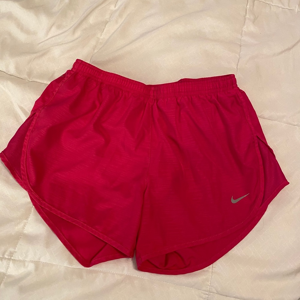 4/$25🥳 Magenta Nike shorts🥳